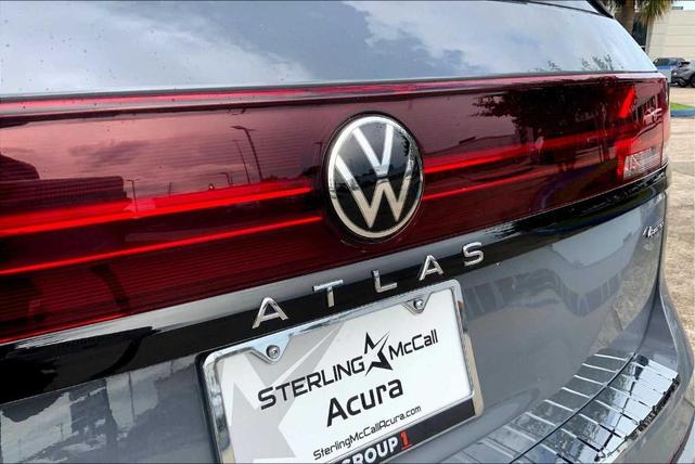 Photo of 2025 Pure Gray Volkswagen Atlas