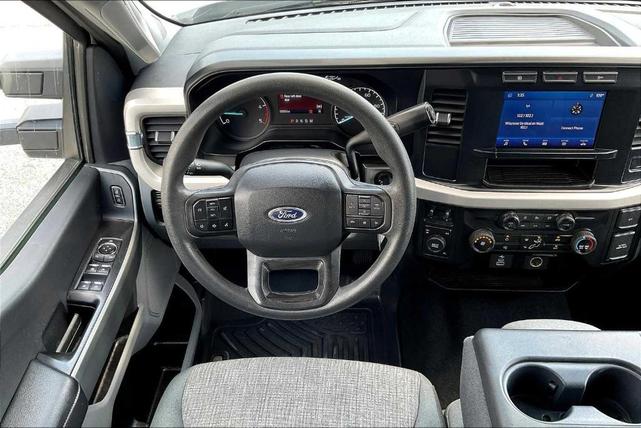 Photo of 2024 Oxford White Ford F-250