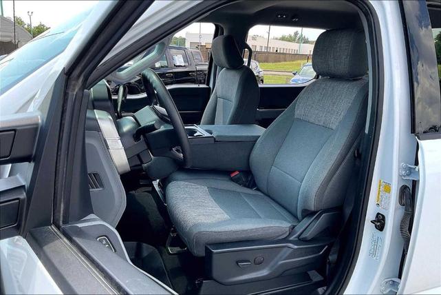 Photo of 2024 Oxford White Ford F-250
