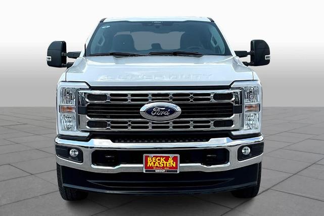 Photo of 2024 Oxford White Ford F-250