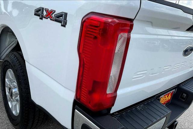 Photo of 2024 Oxford White Ford F-250