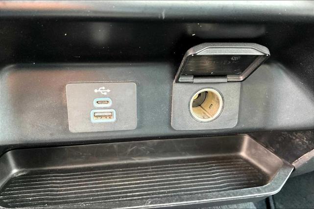 Photo of 2024 Oxford White Ford F-250