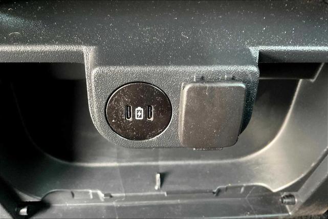 Photo of 2024 Oxford White Ford F-250
