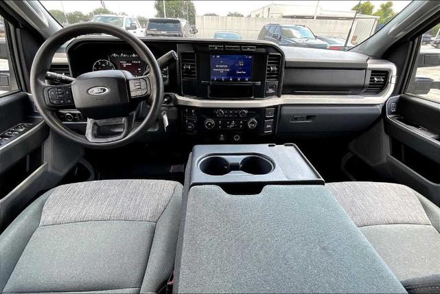 Photo of 2024 Oxford White Ford F-250