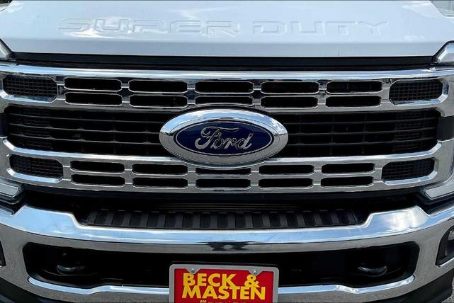 Photo of 2024 Oxford White Ford F-250