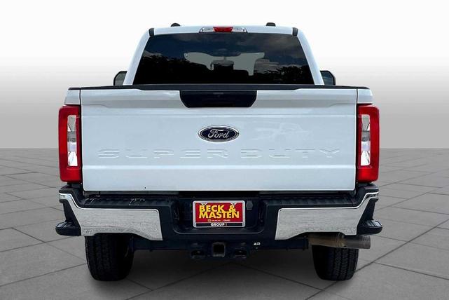 Photo of 2024 Oxford White Ford F-250