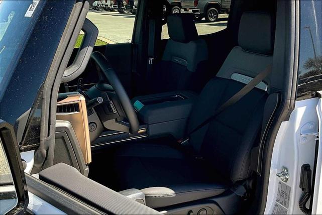 Photo of 2025 White GMC HUMMER EV SUV