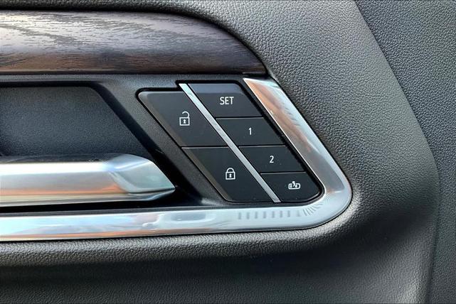 Photo of 2025 White GMC Sierra 1500
