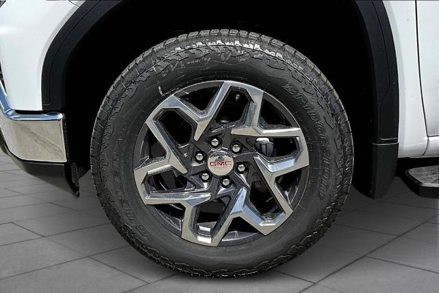 Photo of 2025 White GMC Sierra 1500