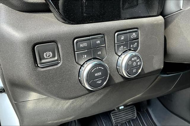 Photo of 2025 White GMC Sierra 1500