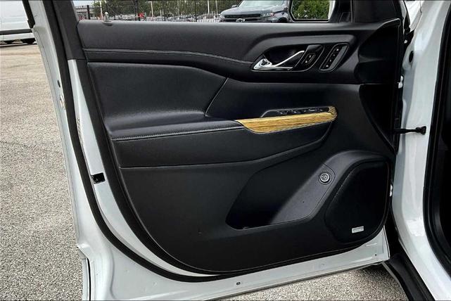 Photo of 2019 Summit White GMC Acadia