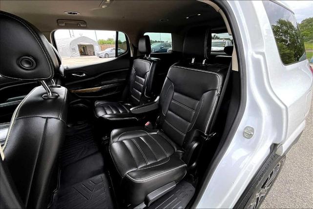 Photo of 2019 Summit White GMC Acadia