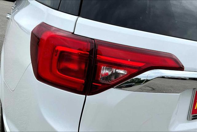 Photo of 2019 Summit White GMC Acadia