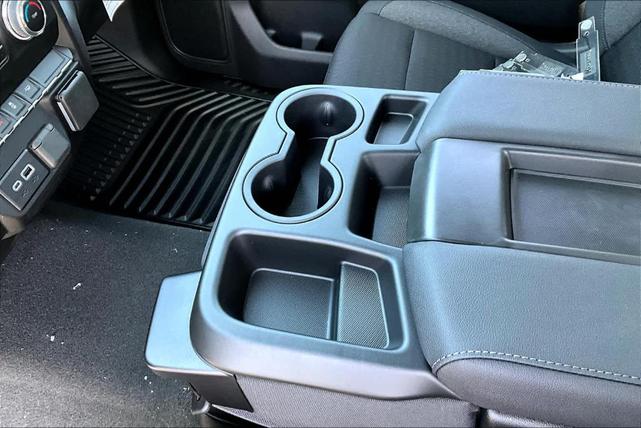 Photo of 2025 White GMC Sierra 1500