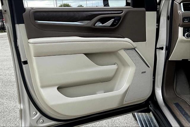 Photo of 2022 Beige Pearl Metallic GMC Yukon