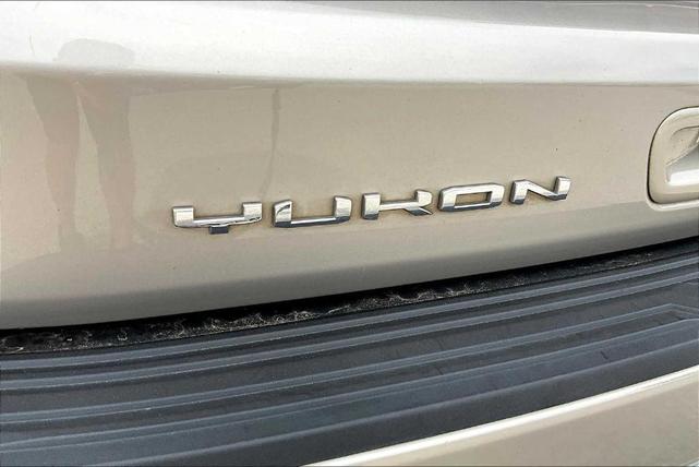 Photo of 2022 Beige Pearl Metallic GMC Yukon