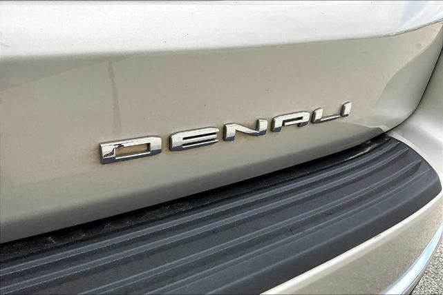 Photo of 2022 Beige Pearl Metallic GMC Yukon