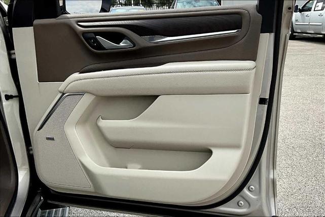 Photo of 2022 Beige Pearl Metallic GMC Yukon