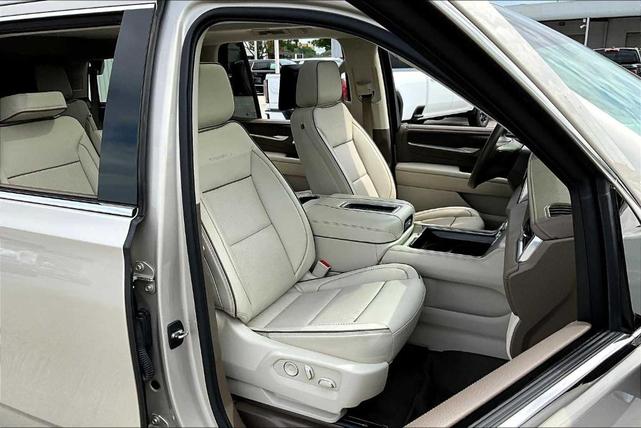 Photo of 2022 Beige Pearl Metallic GMC Yukon