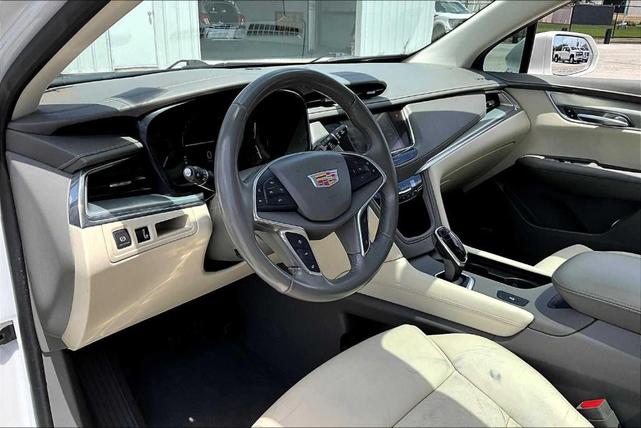 Photo of 2019 Crystal White Tri-Coat Cadillac XT5