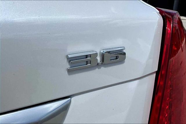 Photo of 2019 Crystal White Tri-Coat Cadillac XT5