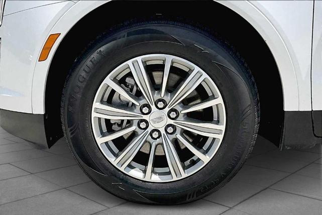 Photo of 2019 Crystal White Tri-Coat Cadillac XT5