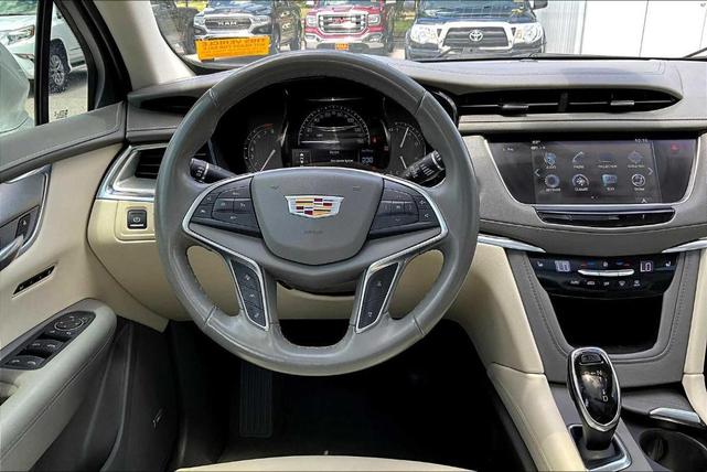 Photo of 2019 Crystal White Tri-Coat Cadillac XT5