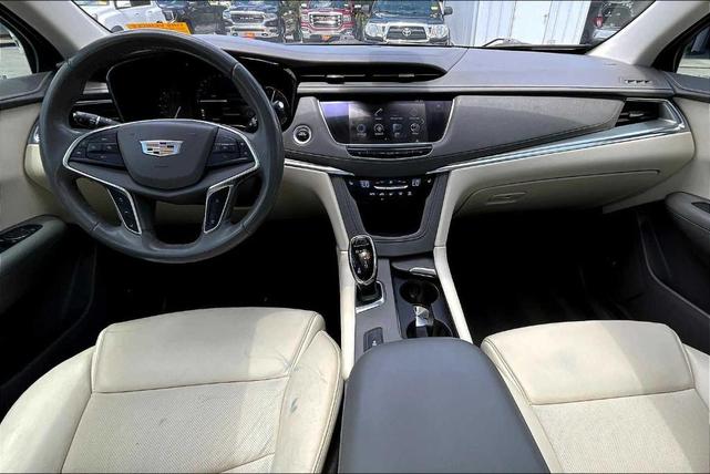 Photo of 2019 Crystal White Tri-Coat Cadillac XT5