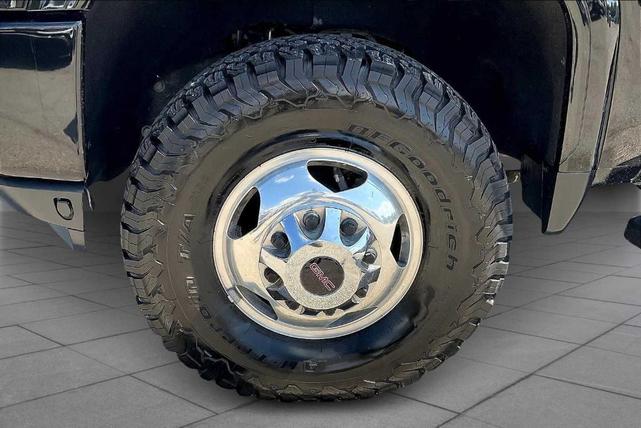 Photo of 2020 Onyx Black GMC Sierra 3500