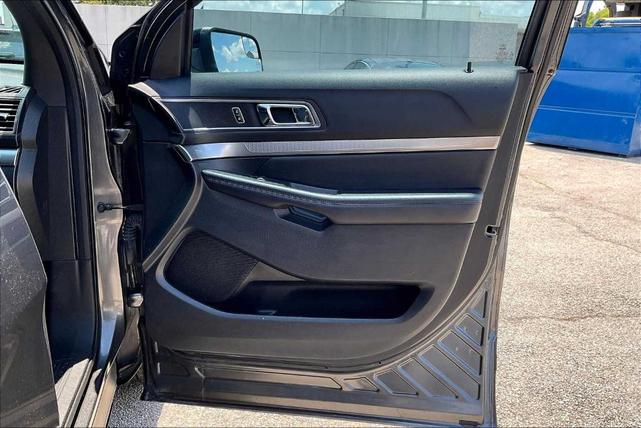 Photo of 2018 Shadow Black Ford Explorer