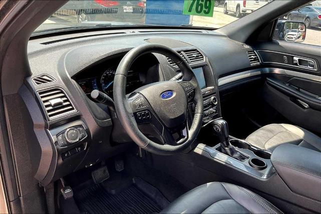 Photo of 2018 Shadow Black Ford Explorer