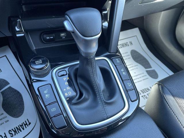 Photo of 2024 Fusion Black Kia Seltos