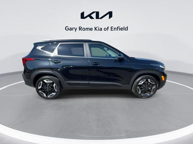 Photo of 2024 Fusion Black Kia Seltos