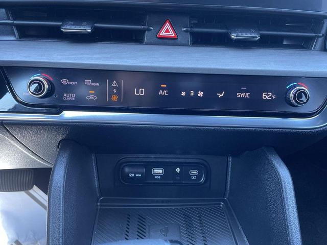 Photo of 2023 Wolf Gray Kia Sportage