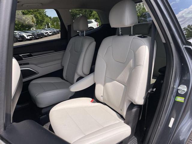 Photo of 2022 Gravity Grey Kia Telluride