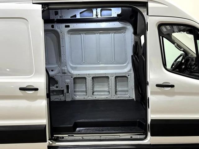 Photo of 2021 Oxford White Ford Transit-250