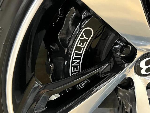 Photo of 2019 White Bentley Bentayga