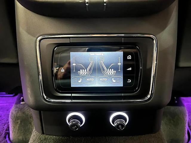 Photo of 2019 White Bentley Bentayga