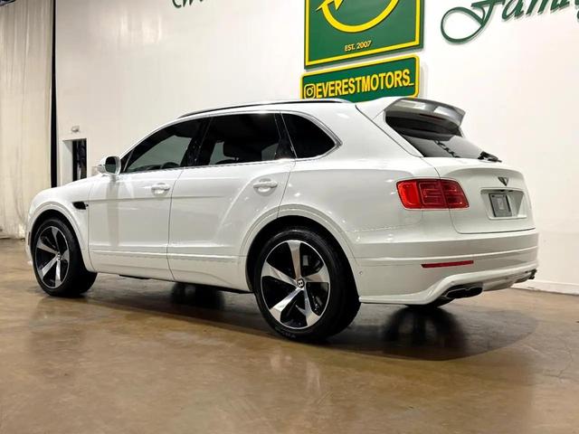 Photo of 2019 White Bentley Bentayga
