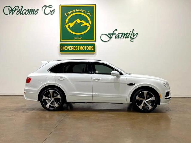 Photo of 2019 White Bentley Bentayga