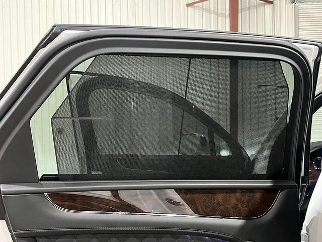 Photo of 2019 White Bentley Bentayga