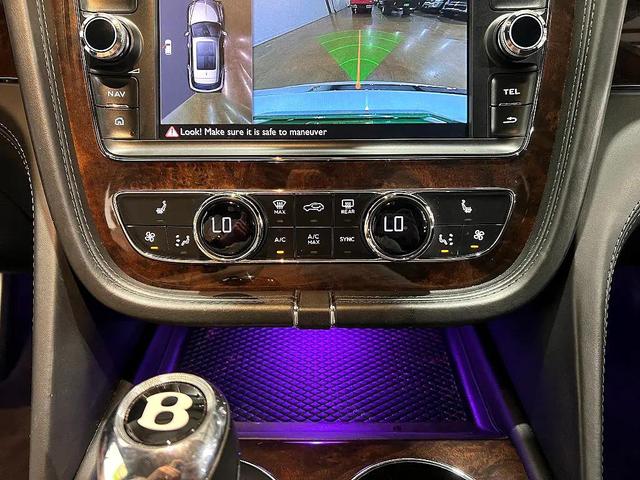Photo of 2019 White Bentley Bentayga
