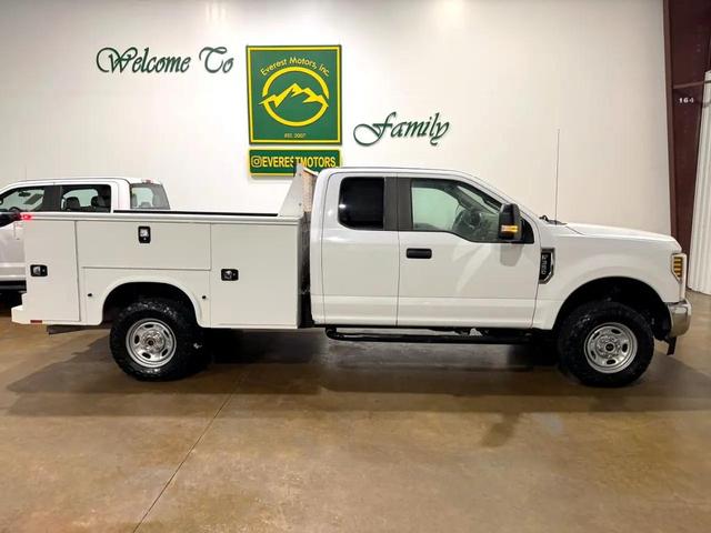 Photo of 2018 Oxford White Ford F-350