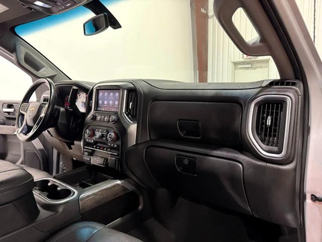 Photo of 2023 Silver Ice Metallic Chevrolet Silverado 3500