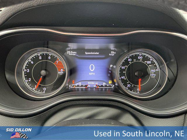 Photo of 2019 Bright White Clearcoat Jeep Cherokee