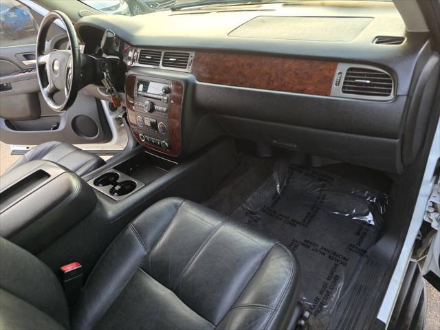Photo of 2012 Summit White Chevrolet Tahoe