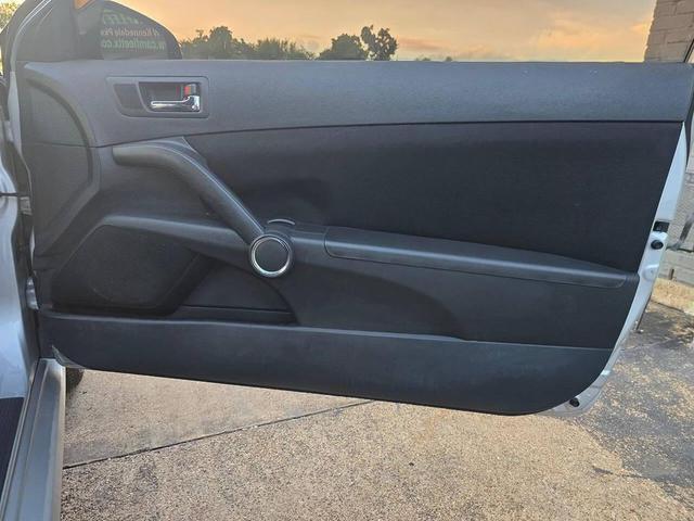 Photo of 2005 Silver Streak Mica Scion tC