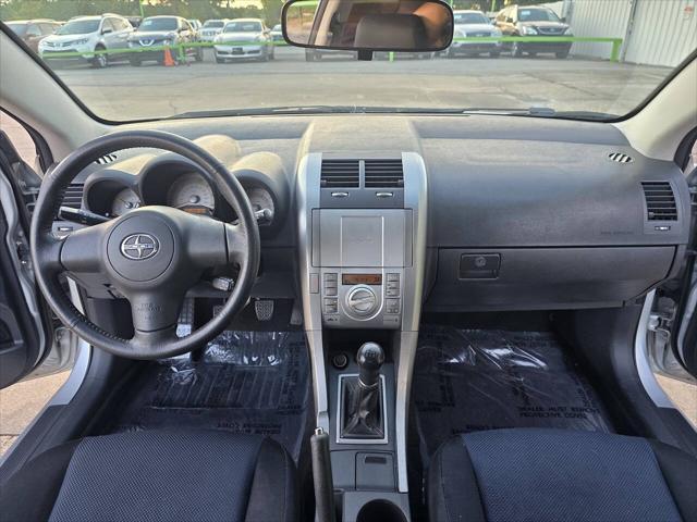 Photo of 2005 Silver Streak Mica Scion tC