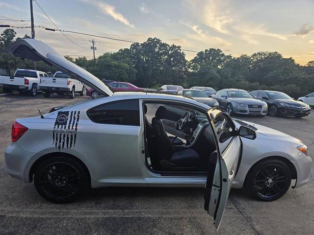 Photo of 2005 Silver Streak Mica Scion tC