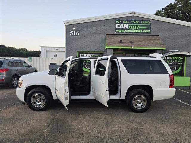Photo of 2012 White Chevrolet Suburban